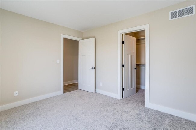 Building Photo - Fox Creek- Maggie Plan