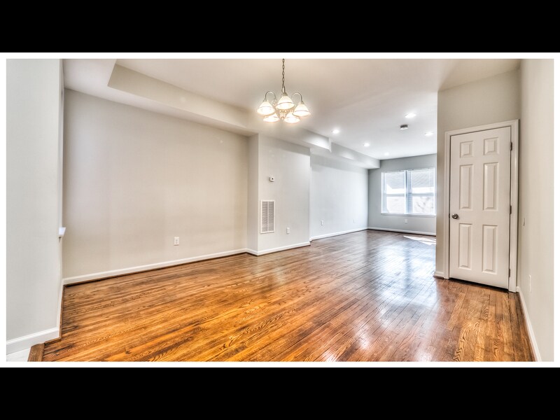 Building Photo - 3336 W Caton Ave