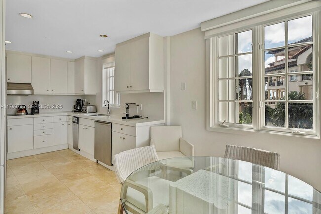 Building Photo - 19237 Fisher Island Dr