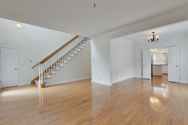Building Photo - Charming Home in the Coveted River Place C...