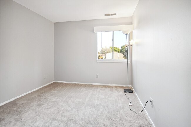 Building Photo - 19423 Brassie Pl