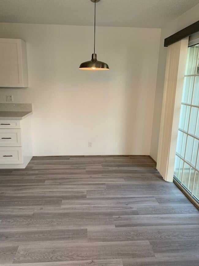 Building Photo - Haiku Point Townhouse - Ground floor 2 bedroom, 1 bath with 2 parking!