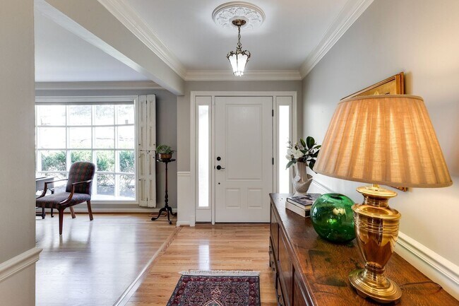 Building Photo - Shy's Hill Road Rental
