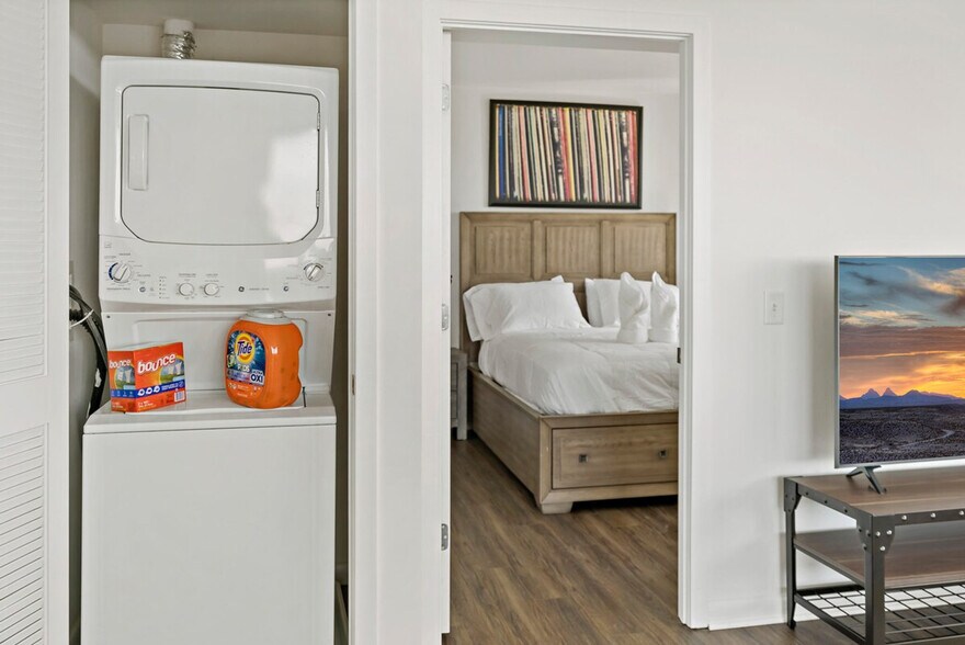 Building Photo - 1751 Pinnacle Dr