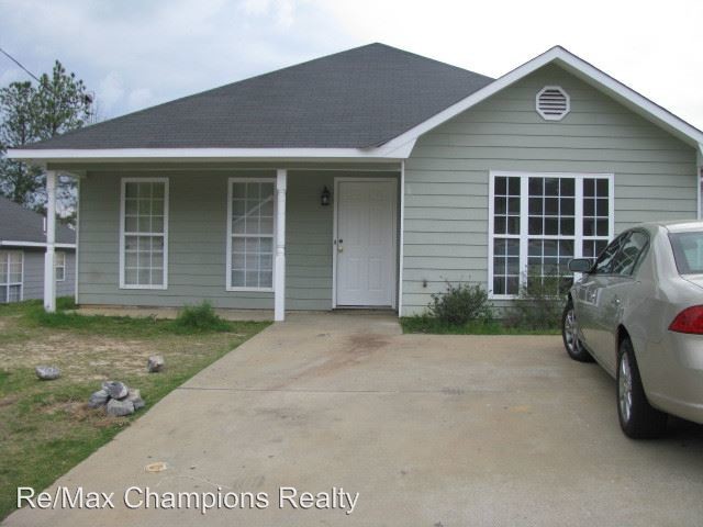 Primary Photo - 3 br, 2 bath House - 711 Pine Hill Court