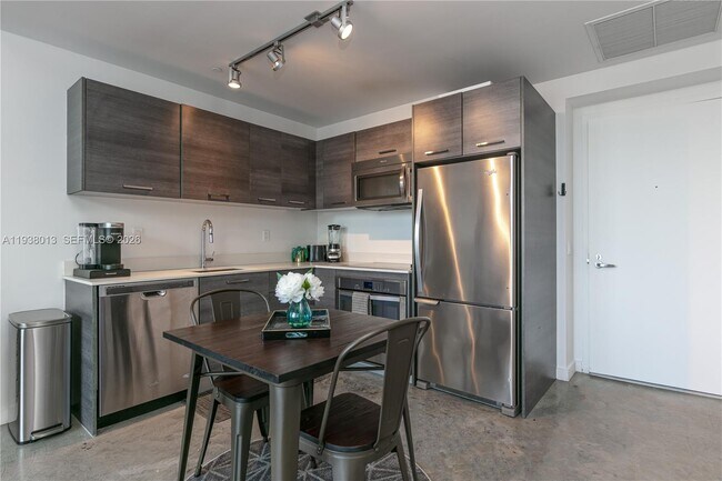 Building Photo - 151 SE 1st St