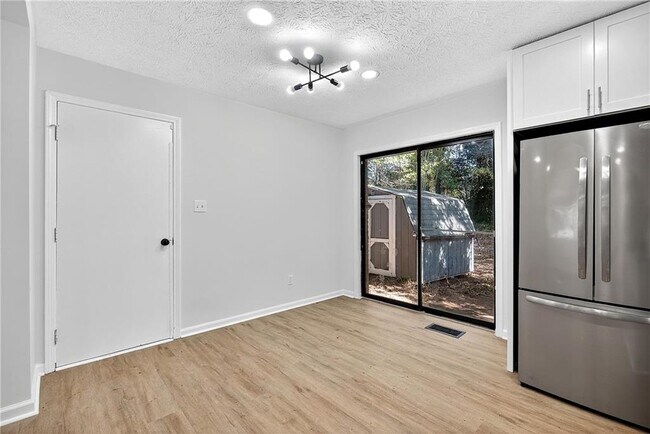 Building Photo - 1517 Colony E Cir