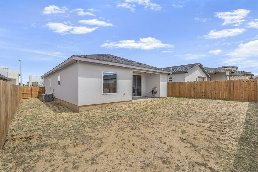 Building Photo - 1613 Coba Dr