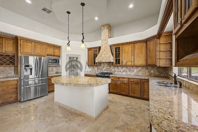 Building Photo - 14006 E Mark Ln