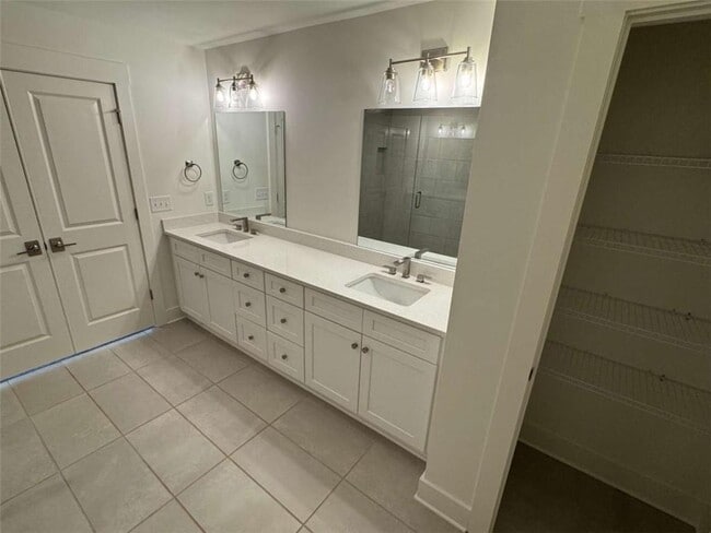 Building Photo - 2442 Mills Bend