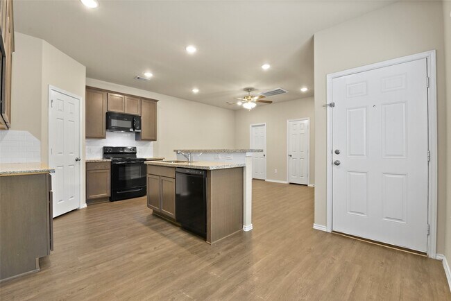 Building Photo - 9650 Warm Spring