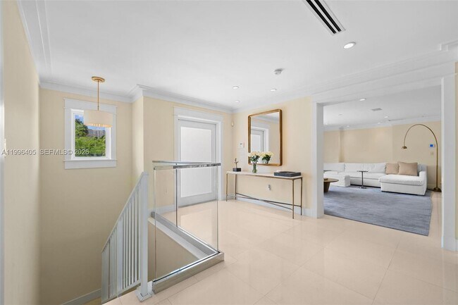 Building Photo - 6831 Sunrise Ct