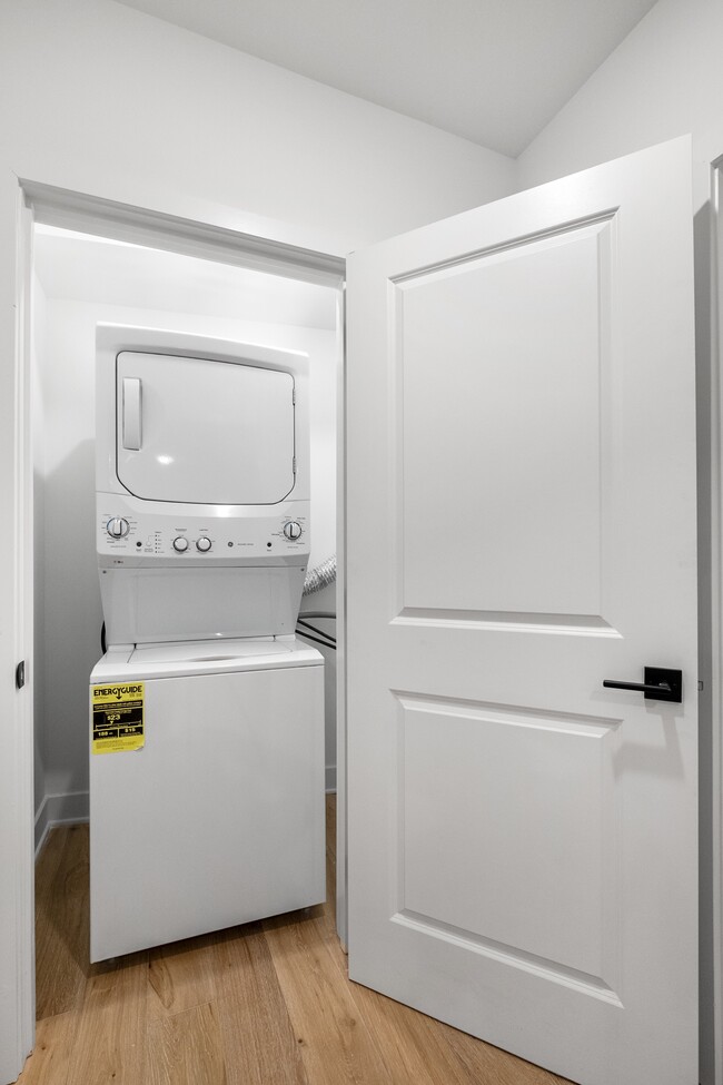 Building Photo - 1328 S 9th St