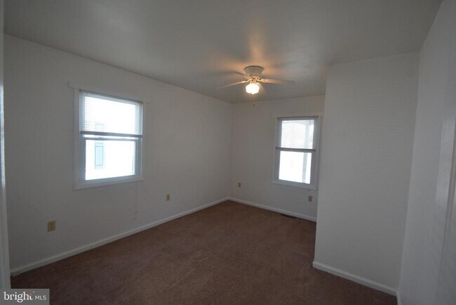 Building Photo - 23 S Upham St
