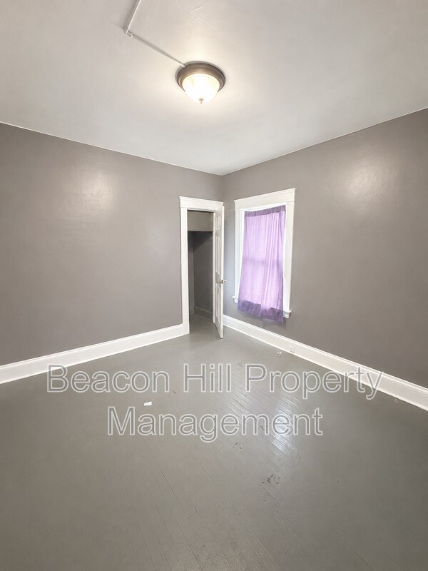 Building Photo - 12602 Locke Ave