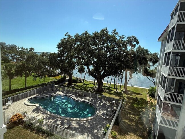 Building Photo - 1100 Imperial Dr