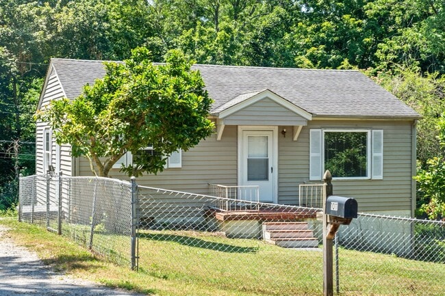 Building Photo - 1011 Buck Dr