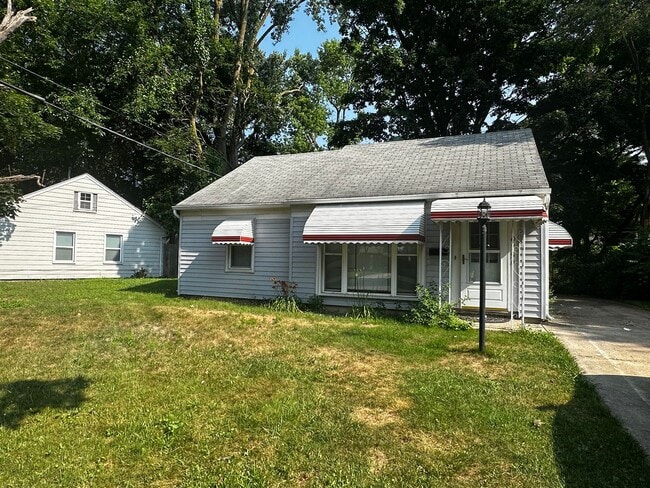 Building Photo - 2 Bedroom Home In Oak Park