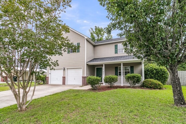 Building Photo - Recently Updated 4 bedroom 2.5 bathroom two story home available in Ladson!