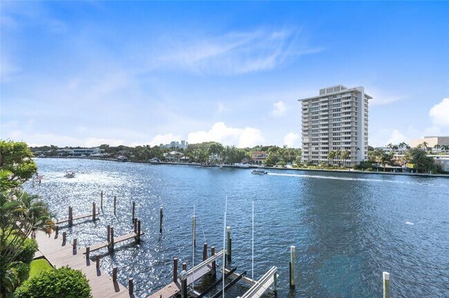 Building Photo - 777 Bayshore Dr