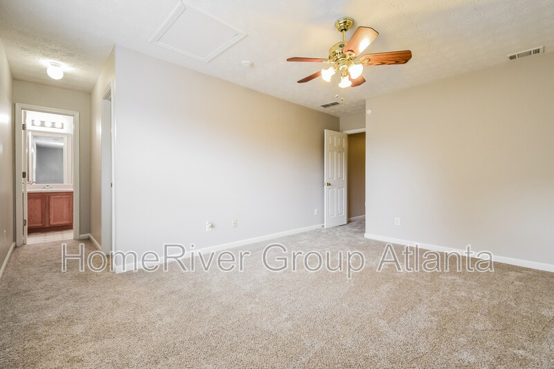 Building Photo - 400 Crestfield Cir