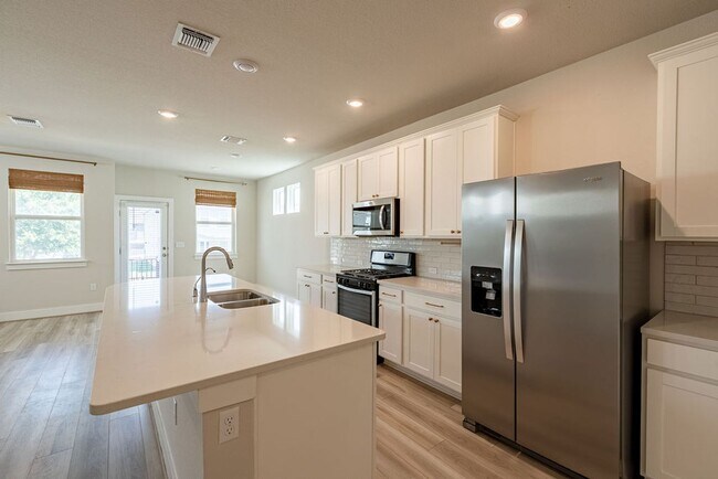 Building Photo - 7400 Travertine Spring Dr