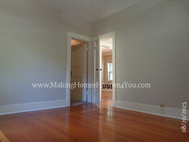 Building Photo - 2160 Trade St SE