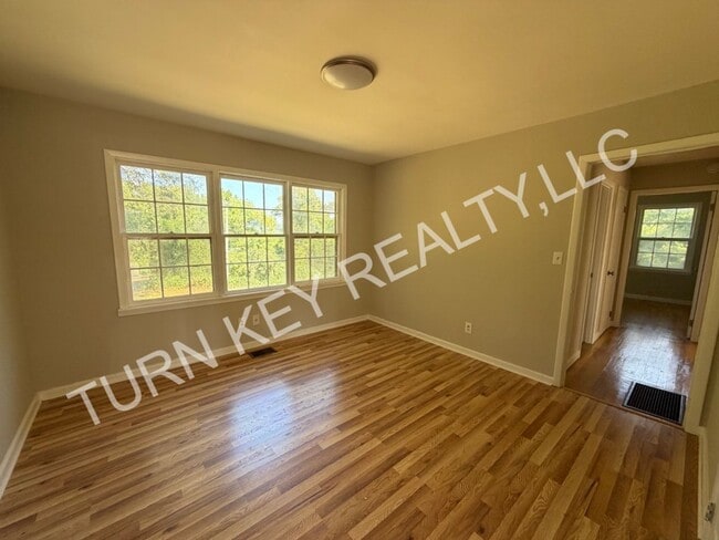 Building Photo - 1812 Etowah Cir
