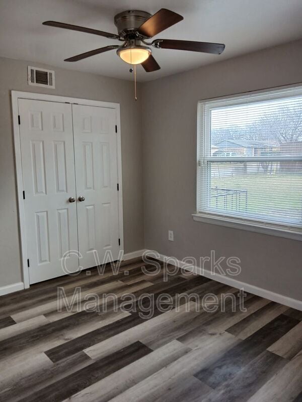 Building Photo - 706 Goldwood Dr