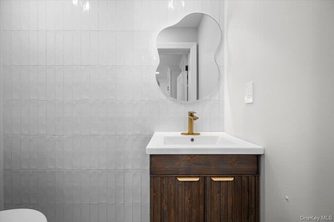 Building Photo - 28 Cross St