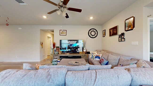 Building Photo - 2 WEEKS FREE RENT + $2,195 + COMMUNITY SWIMMING POOL IN TEMPLE!!