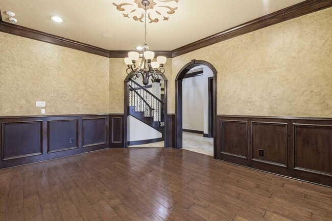 Building Photo - 30 N Palmiera Cir