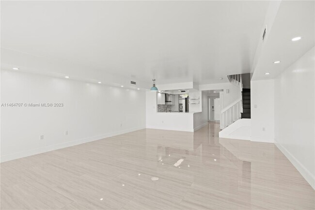 Building Photo - 20936 NE 37th Ave