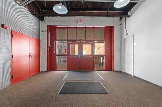 Building Photo - 585 S Upper St