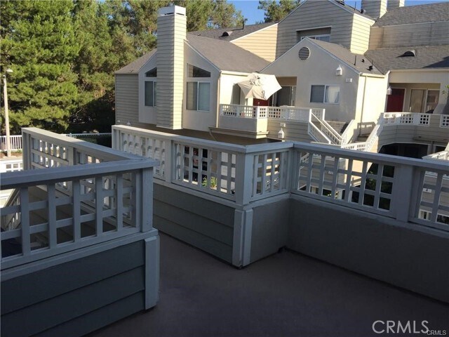 Building Photo - 7 Elmbrook