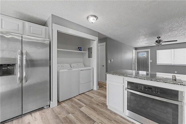 Building Photo - 348 N 14th St