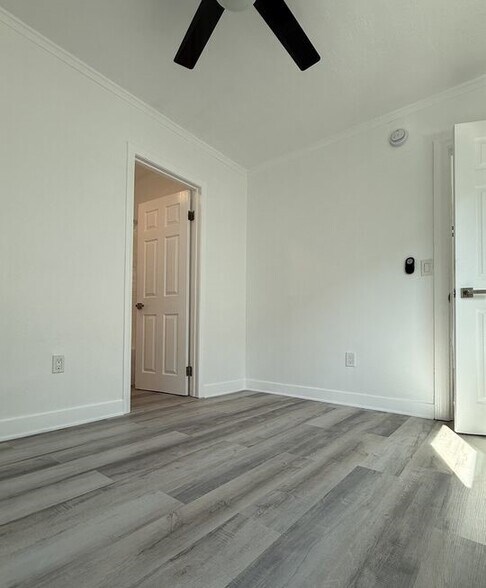 Building Photo - 2235 W 14th St