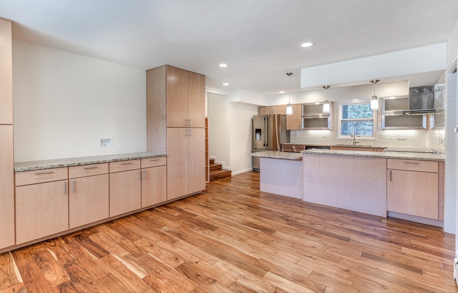 Building Photo - 565 Jack Pine Ct