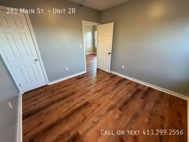 Building Photo - 281 Main St