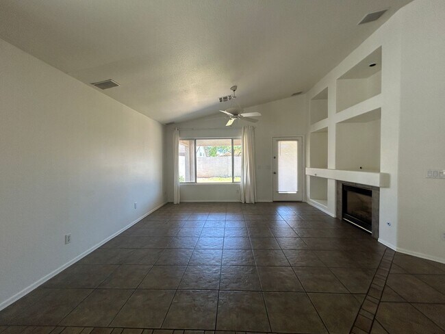 Building Photo - 3861 E Redfield Ct