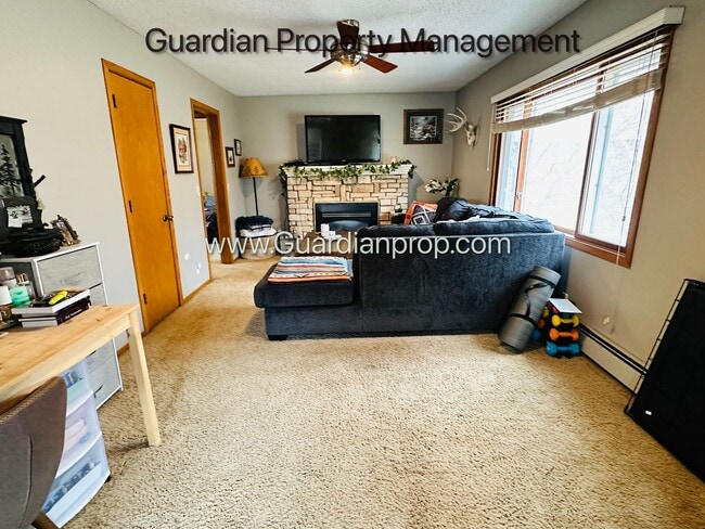 Building Photo - Orono Single Family Home, Large Garage, Sp...
