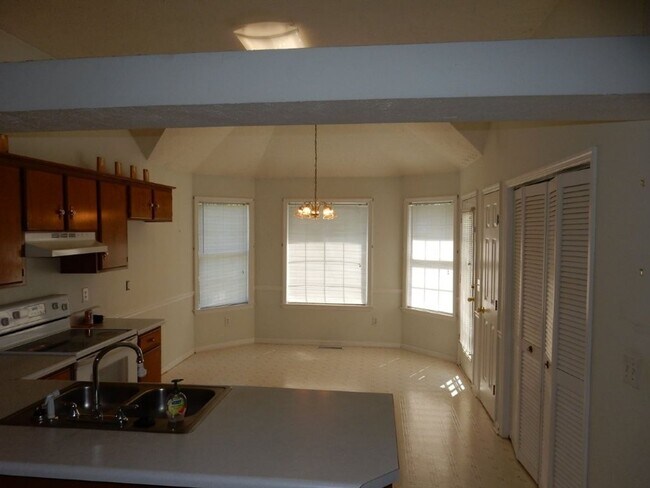 Building Photo - 502 Bloomfield Ct