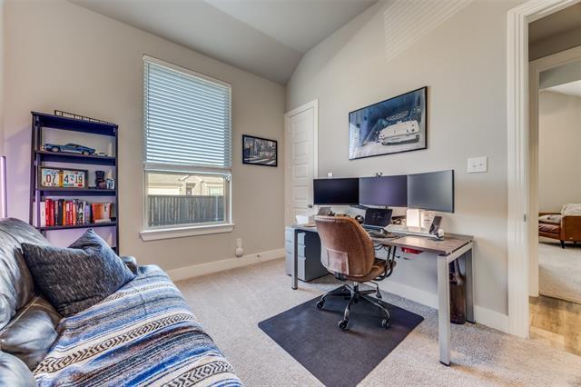 Building Photo - 817 Markham Dr