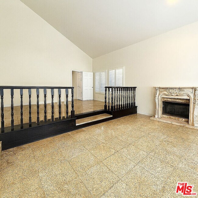 Building Photo - 15020 Encanto Dr