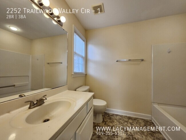 Building Photo - 2252 Trailwood Valley Cir