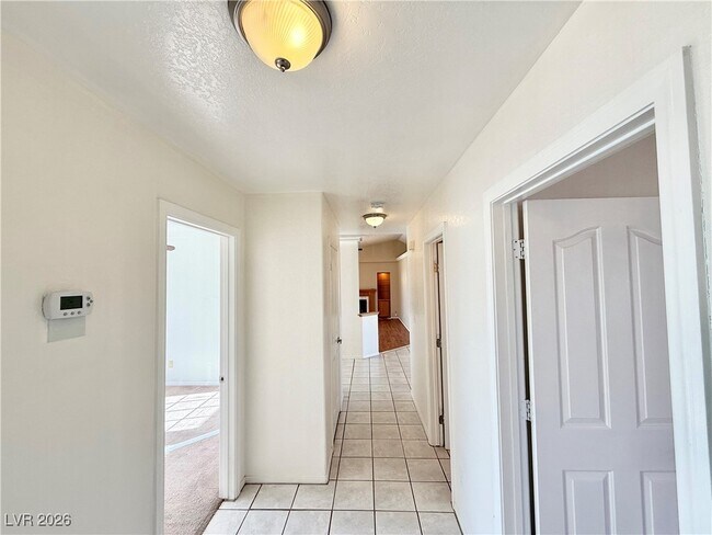 Building Photo - 1230 W Iguana St