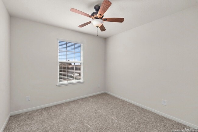 Building Photo - Charming Home Awaits: Spacious & Modern Living in a Prime Location