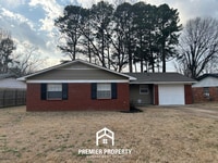 Building Photo - Spacious 4BR Home with Formal Dining, Fenced Yard & Garage in Southaven