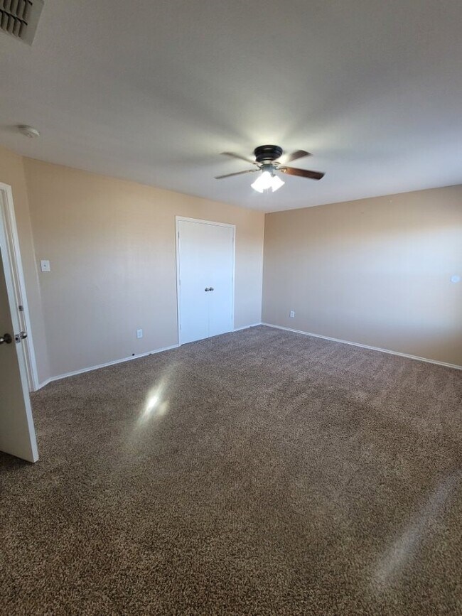 Building Photo - 1012 Mosaic Dr