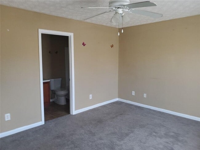 Building Photo - 11428 S Grove Dr